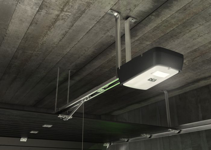 Moteur DEA SPACE N installé sur une porte de garage